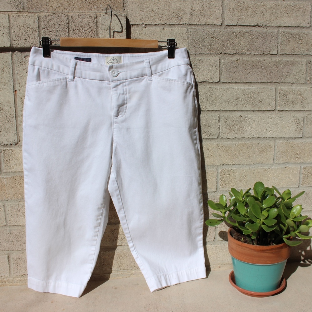 St John's Bay White Crop Jeans Size 8P Women